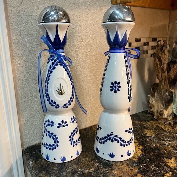 Clase Azul Reposado Tequila SET OF 2 ceramic EMPTY bottles. 1.75 L., EUC - Picture 3 of 11